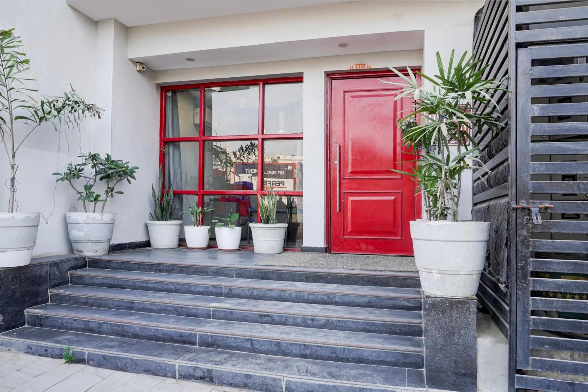 Super Townhouse Gomti Nagar Sector 6 Near Ekana Stadium Lakhnau Kültér fotó
