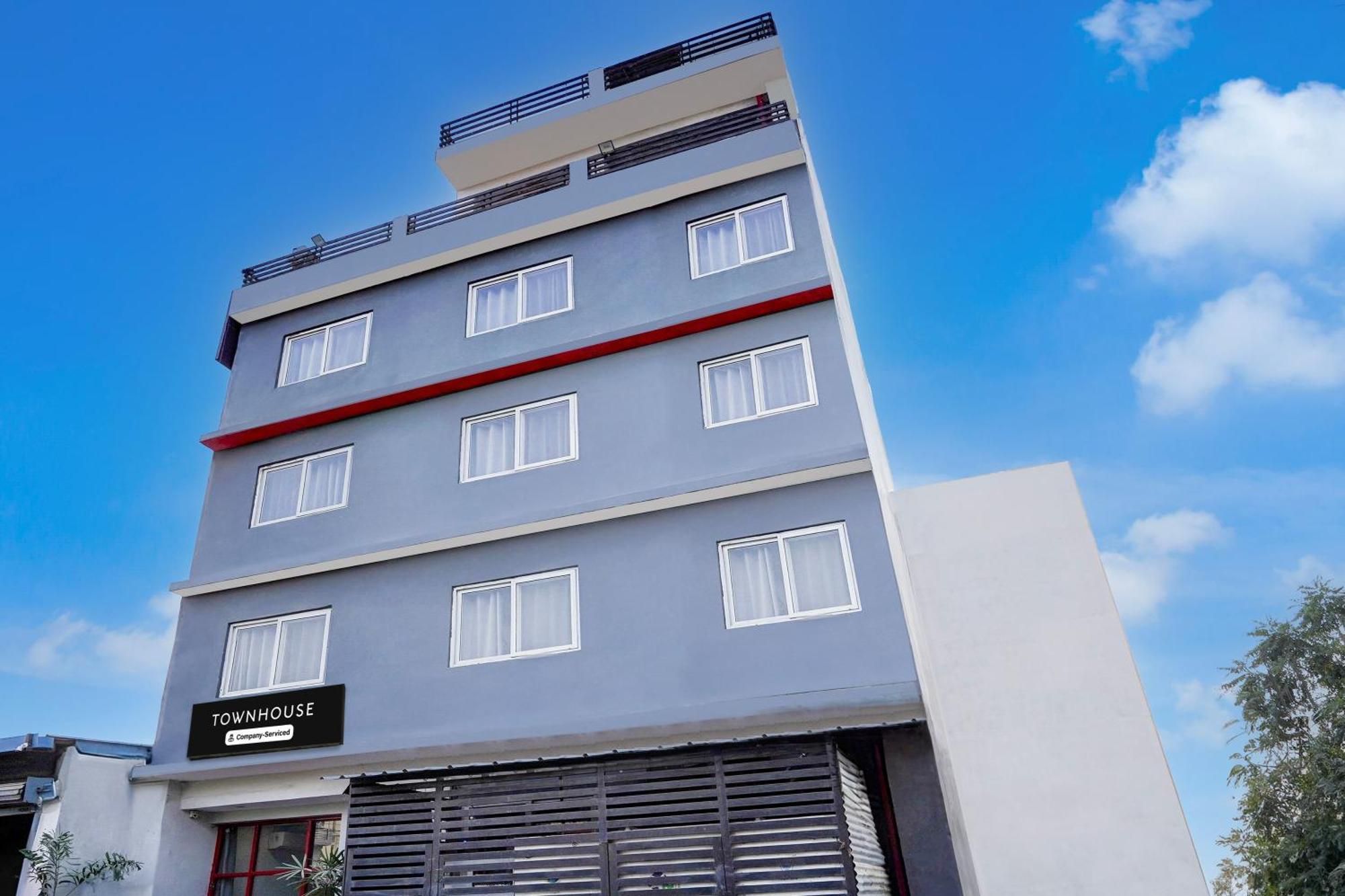 Super Townhouse Gomti Nagar Sector 6 Near Ekana Stadium Lakhnau Kültér fotó