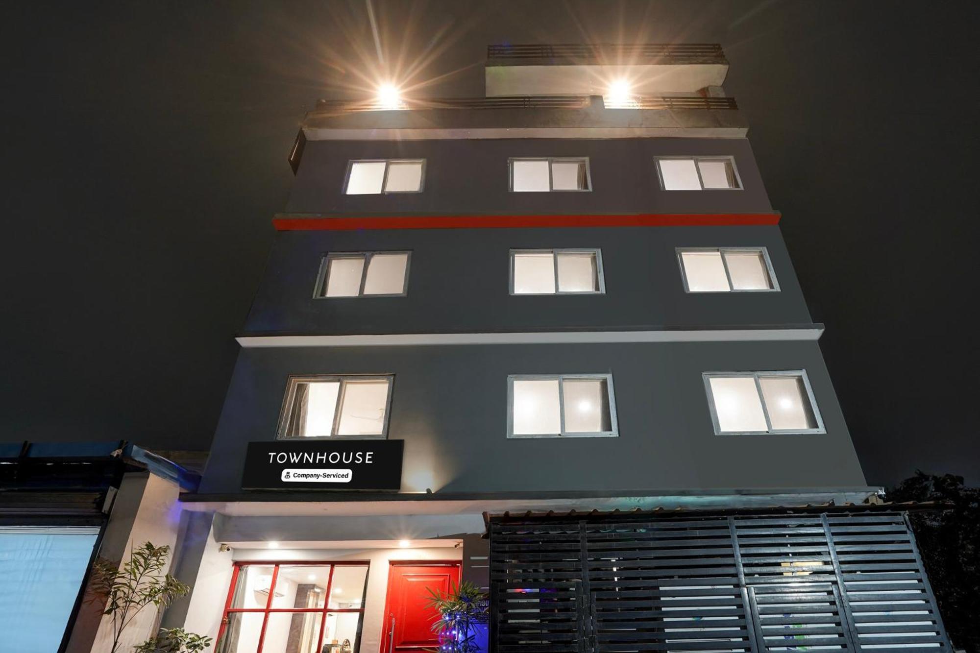 Super Townhouse Gomti Nagar Sector 6 Near Ekana Stadium Lakhnau Kültér fotó